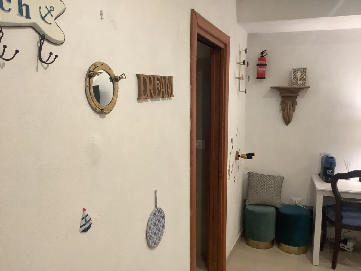 Tinnyhouse Neapol Zewnętrze zdjęcie